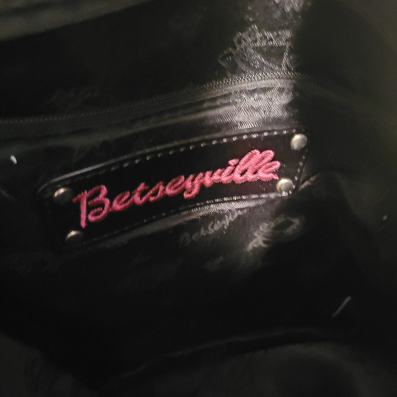 FREE WITH PURCHASE – READ FULL DESCRIPTION - Picture 7 of 7